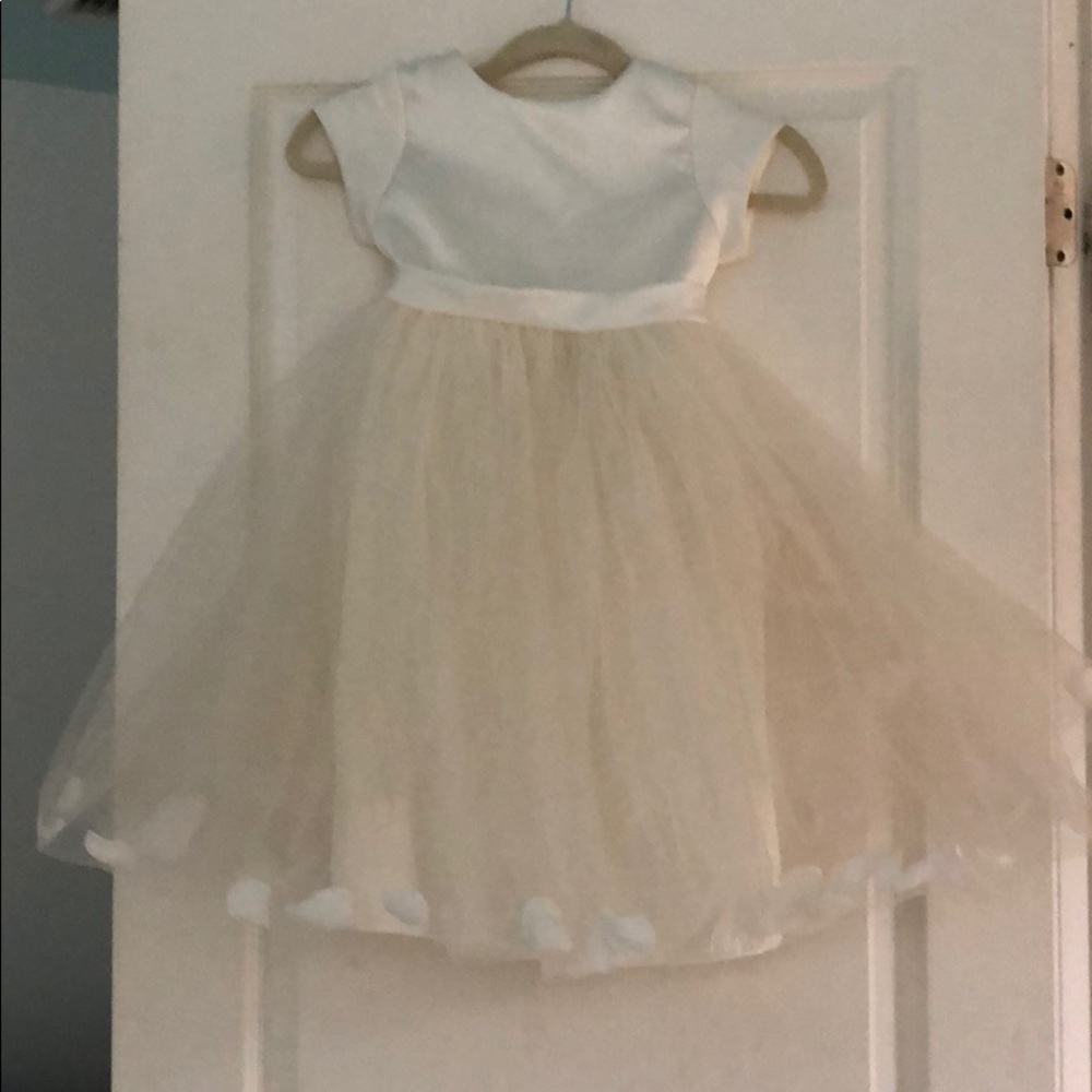 💗EMILY ROSE DRESS TULE W/ROSE PETALS - Picture 2 of 8